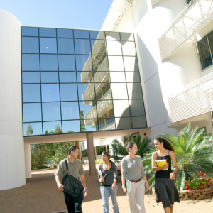 チャールズダーウィン大学 Charles Darwin University (CDU) カジュアリナ校 Casuarina Campus